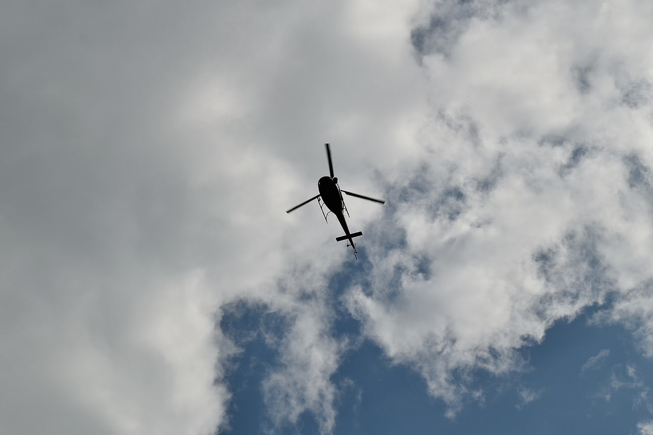 Helicóptero en el aire