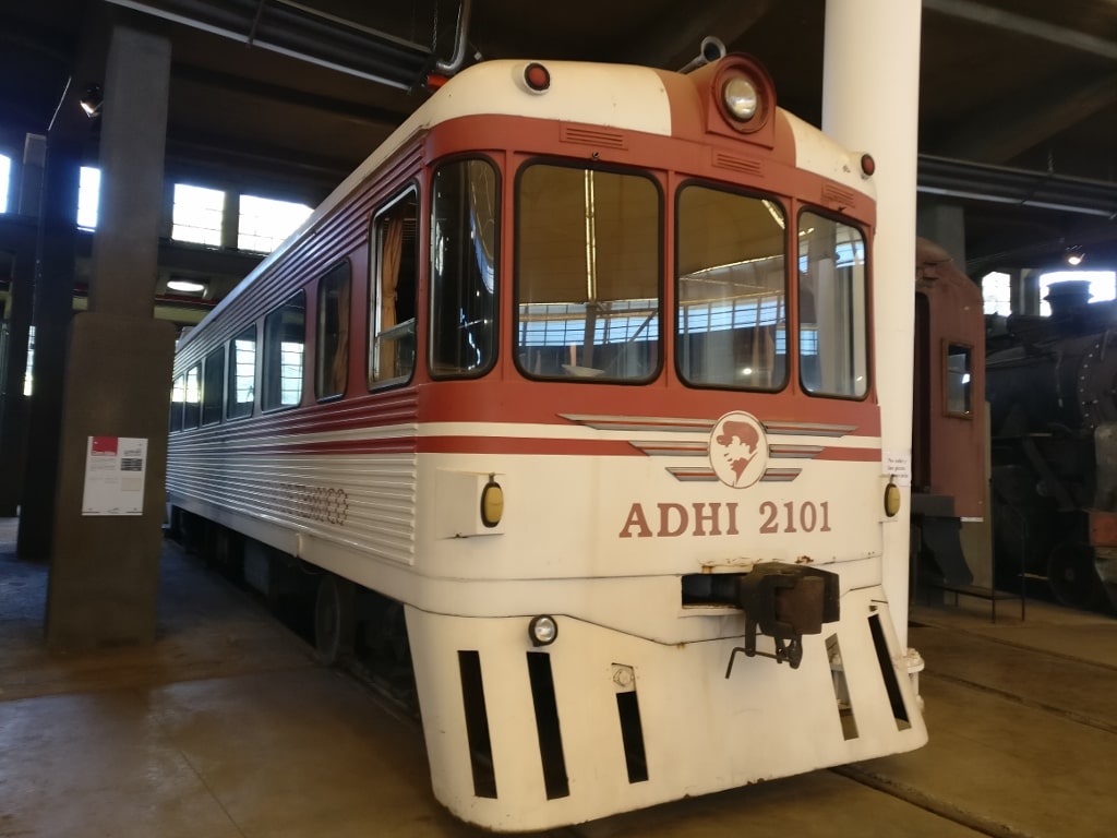 Tren antiguo en el museo ferroviario de temuco